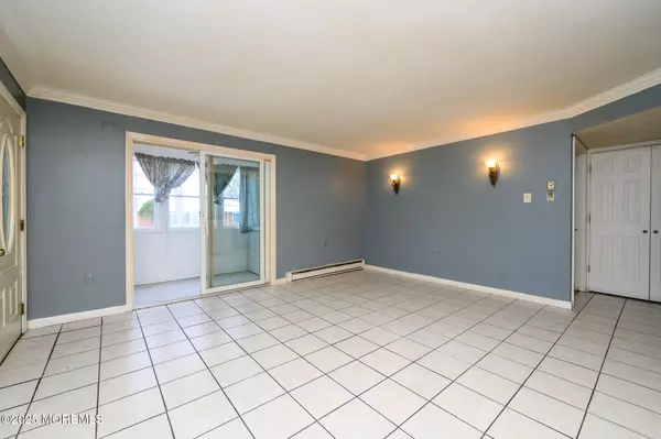 Lakewood, NJ 08701,46 Cambridge Court