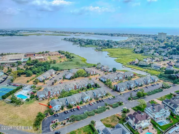 25 Meadow Avenue #19,  Monmouth Beach,  NJ 07750