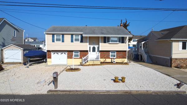 3212 Beachview Drive, Toms River, NJ 08753