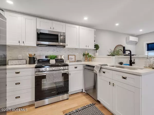 Keansburg, NJ 07734,206 Main Street