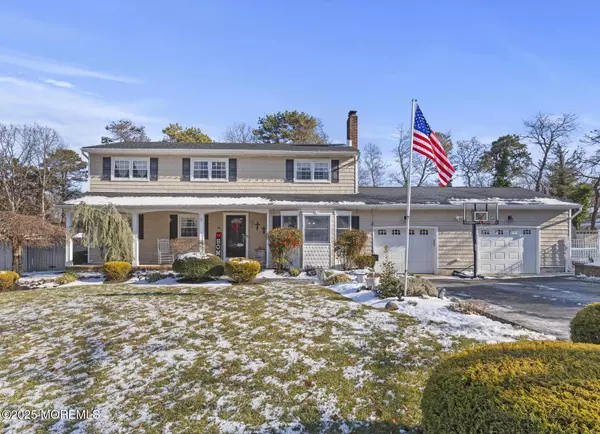 36 Winchester Drive, Toms River, NJ 08753