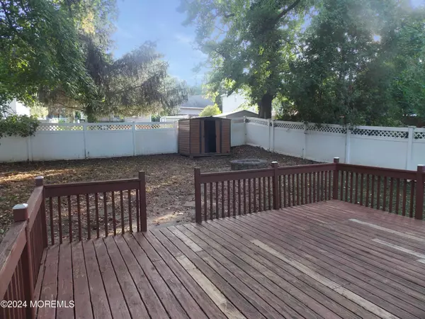 Atlantic Highlands, NJ 07716,111 Chestnut Avenue