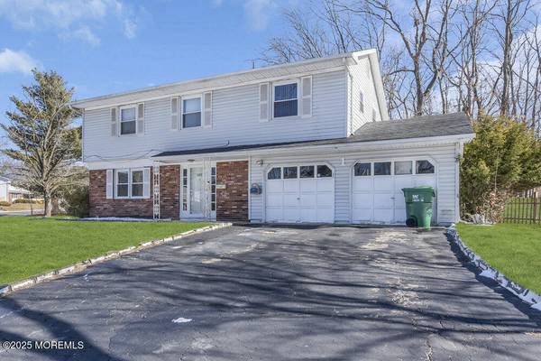 1 Livingston Drive, Howell, NJ 07731