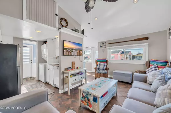 Lavallette, NJ 08735,37 E Crane Way