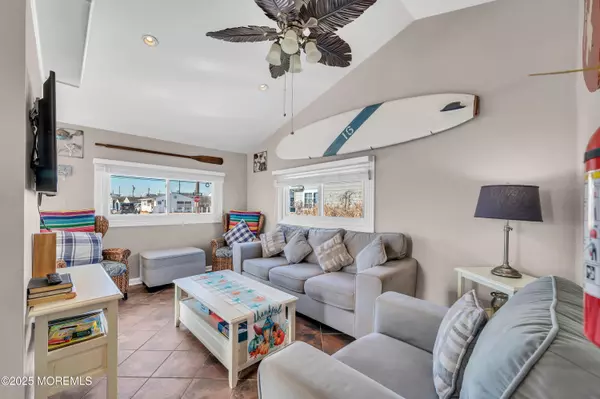 Lavallette, NJ 08735,37 E Crane Way