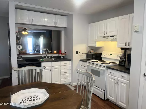 Jackson, NJ 08527,3 Botanical Way