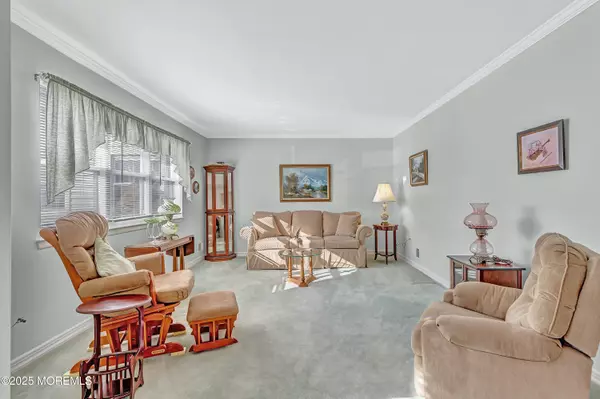 Matawan, NJ 07747,17 Minnesota Drive