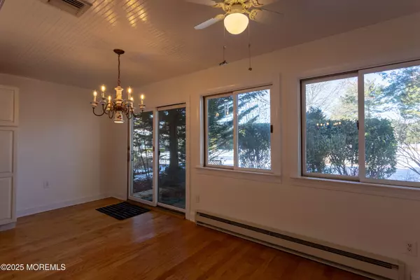 Red Bank, NJ 07701,82 Berkshire Court