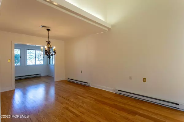 Red Bank, NJ 07701,82 Berkshire Court