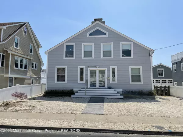 17 1st Avenue, Seaside Park, NJ 08752