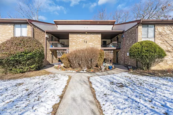 79 Overlook Way #J, Manalapan, NJ 07726