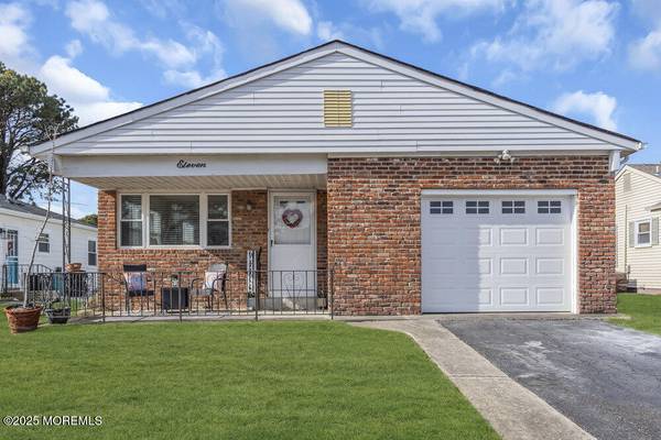 11 Calalou Court, Toms River, NJ 08757