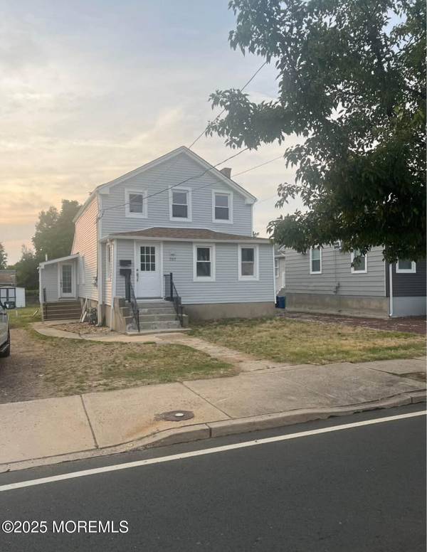 707 Florence Avenue, Union Beach, NJ 07735