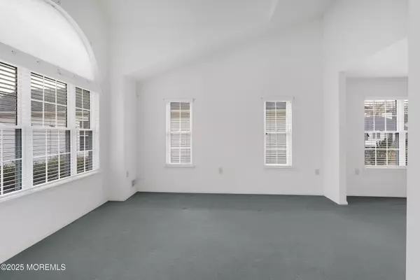 Jackson, NJ 08527,10 Arthur Court