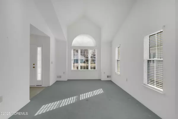 Jackson, NJ 08527,10 Arthur Court