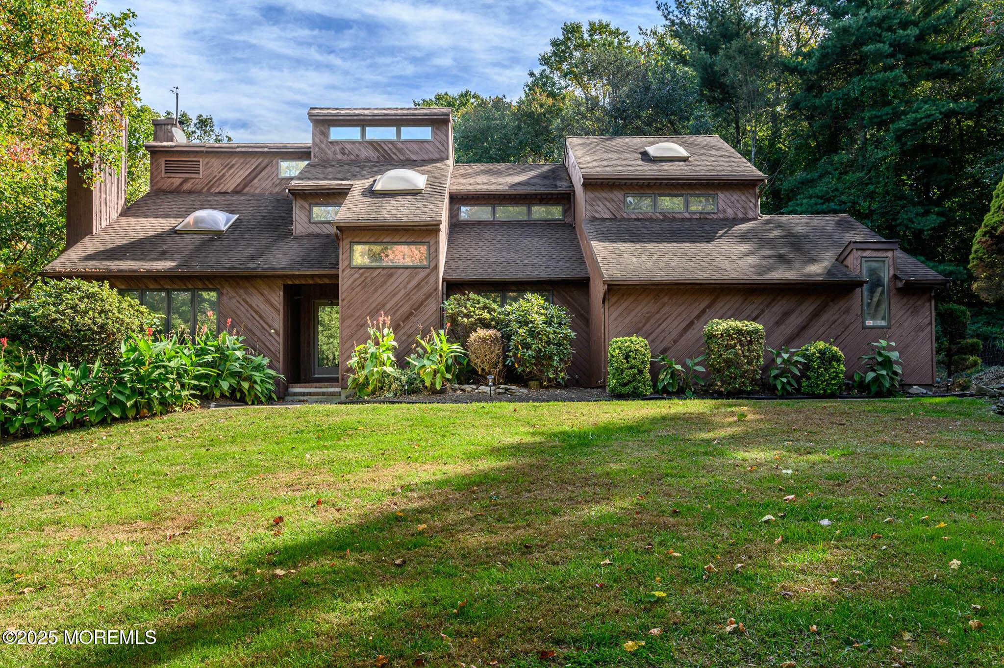 11 Constitution Drive, Leonardo, NJ 07737
