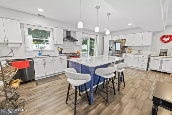 Howell, NJ 07731,12 Constitution Drive
