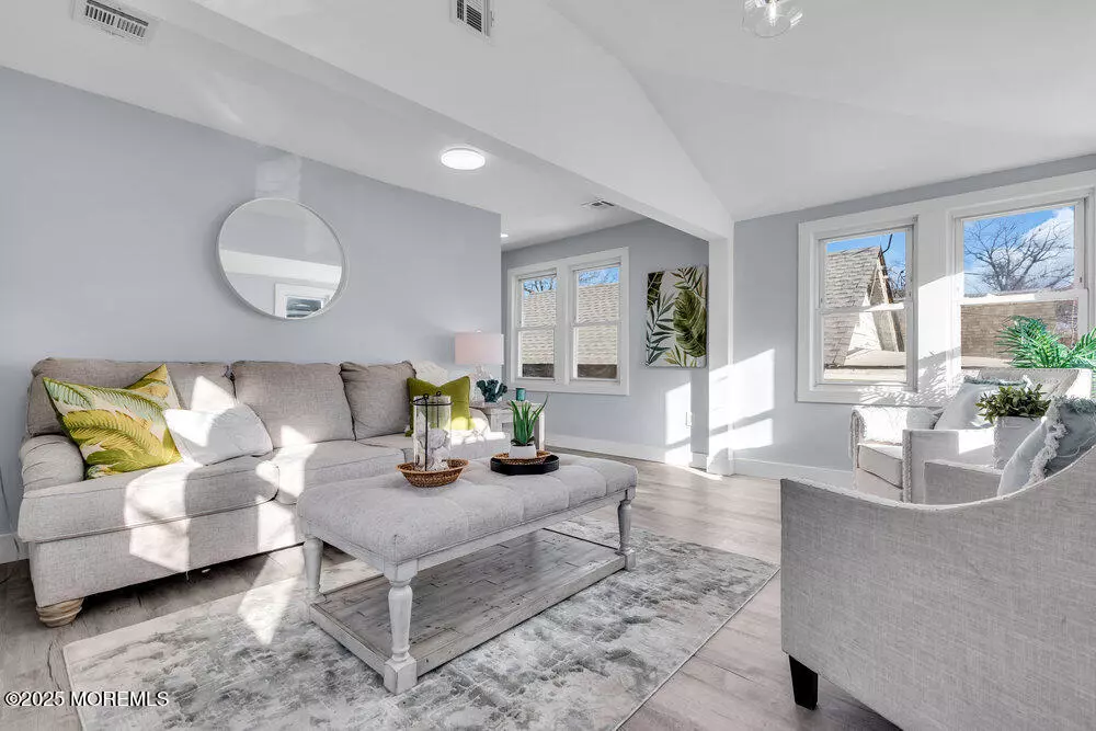 Keansburg, NJ 07734,45 Collins Street