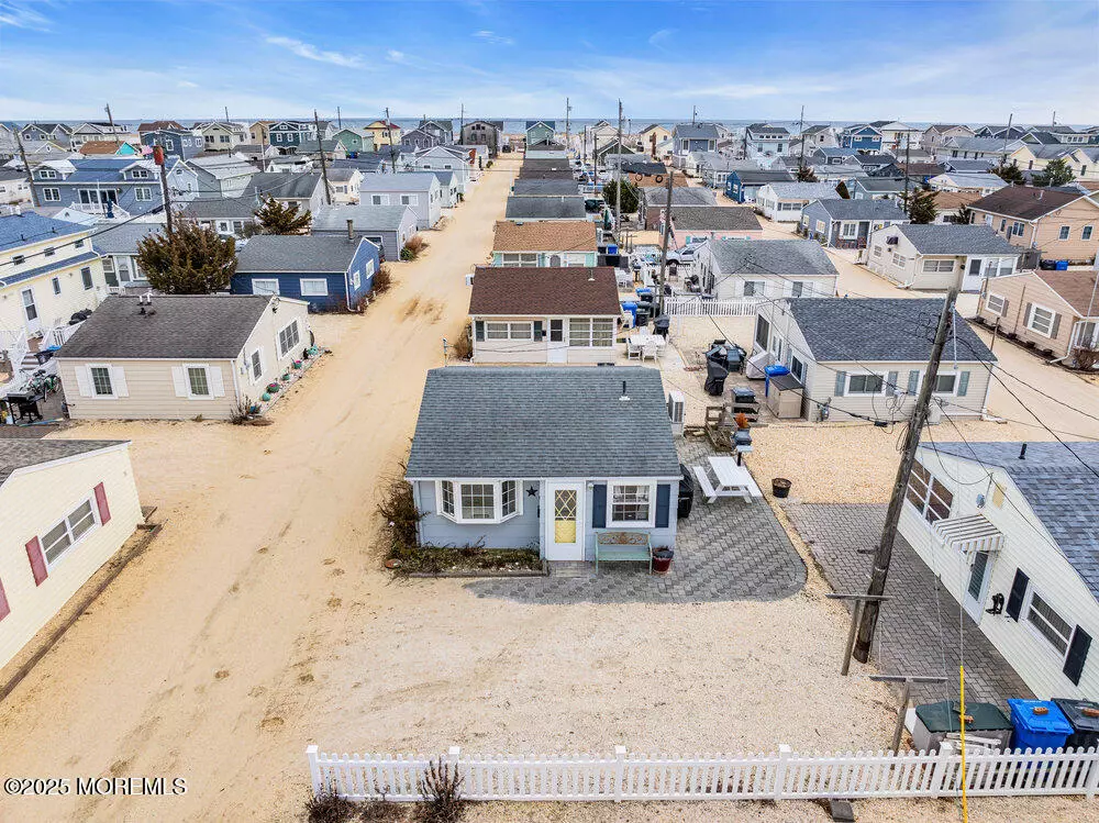 Lavallette, NJ 08735,37 E Penguin Way