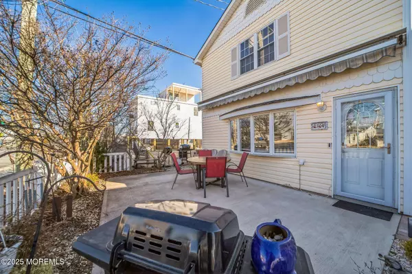 Lavallette, NJ 08735,34 E Beach Way