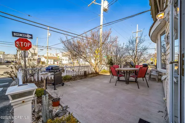 Lavallette, NJ 08735,34 E Beach Way