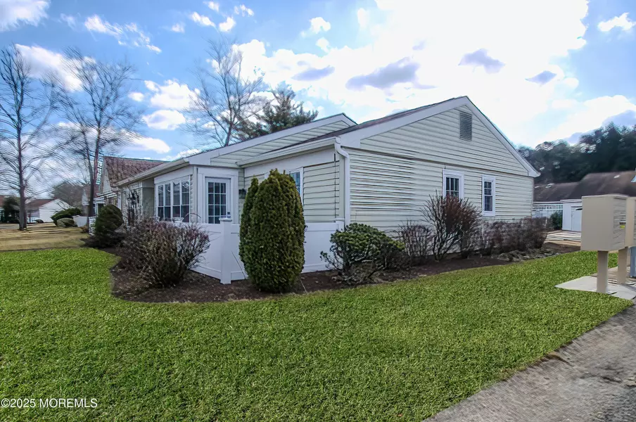 638 Finchley Court, Manchester, NJ 08759
