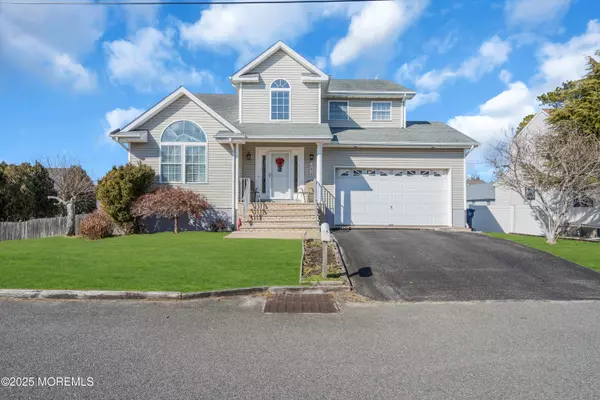 Beachwood, NJ 08722,1416 Mermaid Avenue