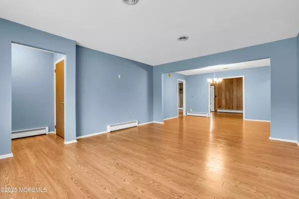 Toms River, NJ 08757,33 Brookfield Court