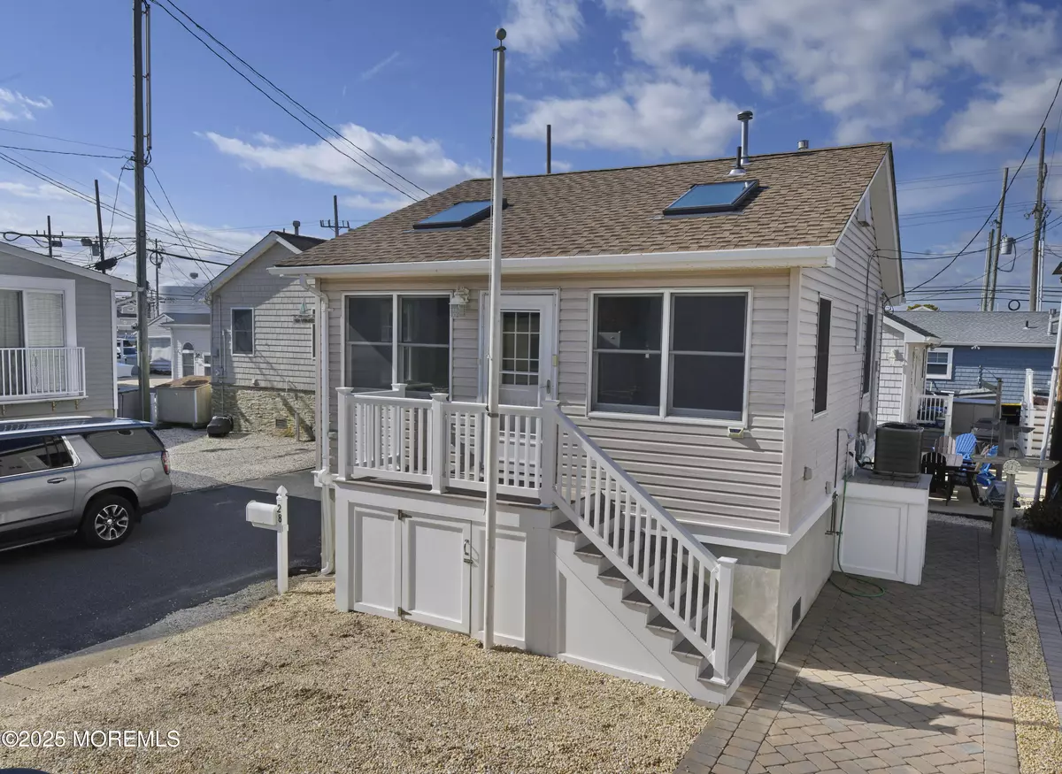 Lavallette, NJ 08735,28 E Shell Landing Way