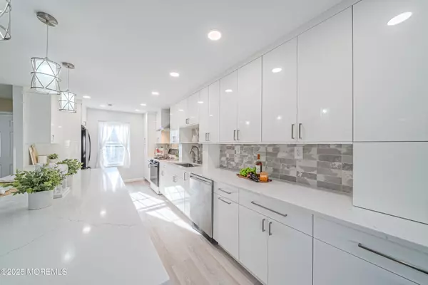 East Windsor, NJ 08520,1 Washington Court