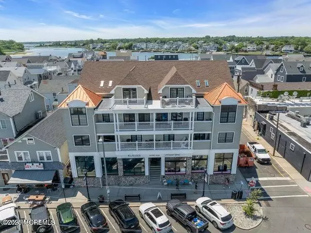 Sea Bright, NJ 07760,1136 Ocean Avenue #202