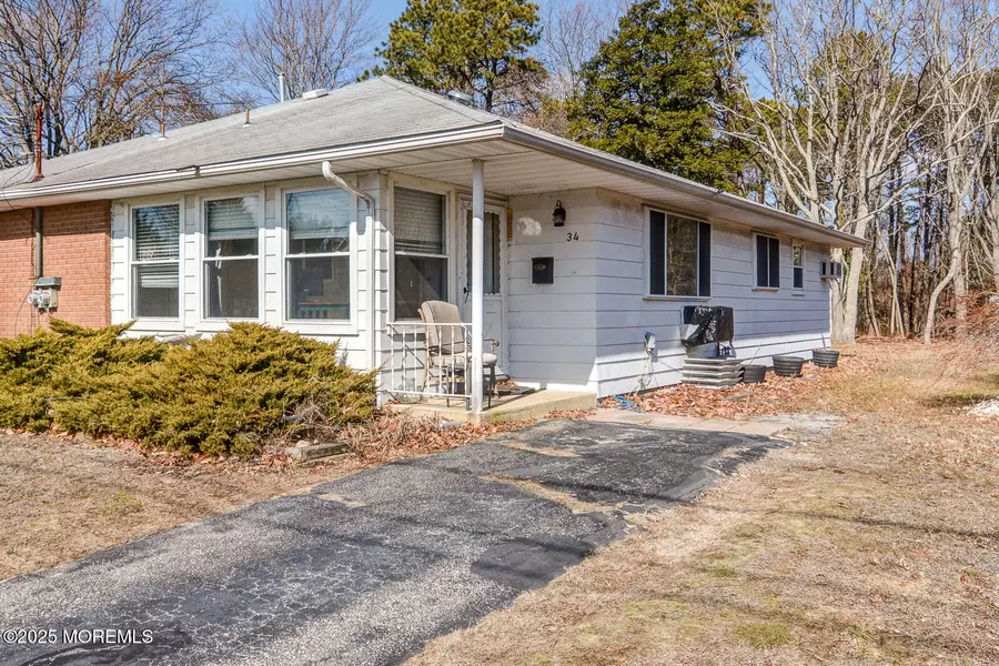 34 Parisian Drive, Toms River, NJ 08753