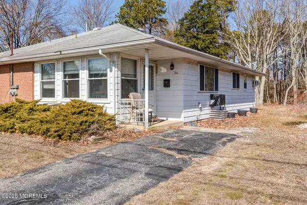 34 Parisian Drive, Toms River, NJ 08753