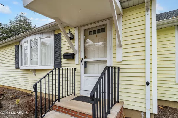 Red Bank, NJ 07701,121 Lake Shore Drive