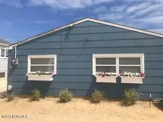 Lavallette, NJ 08735,24 E Pelican Way