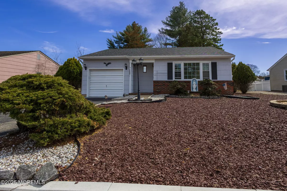 Toms River, NJ 08757,31 Carlisle Road