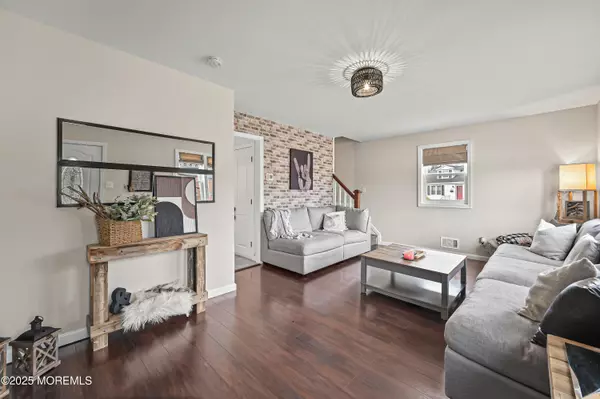 Keyport, NJ 07735,337 Shadynook Street