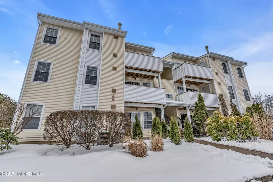 24 Basset Court, Tinton Falls, NJ 07753