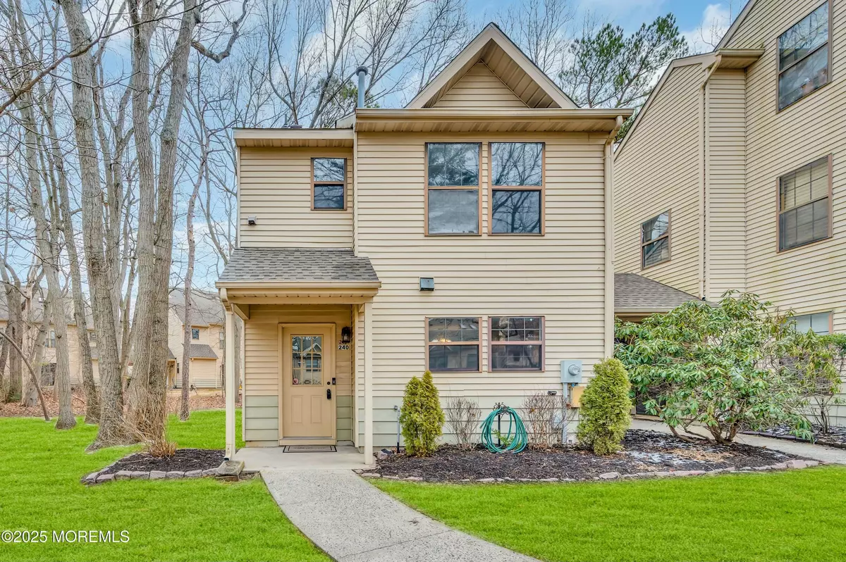 Jackson, NJ 08527,240 Azalea Circle