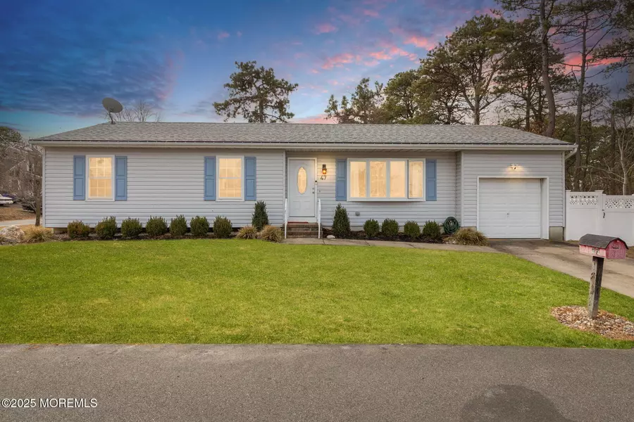 47 Poplar Street, Beachwood, NJ 08722