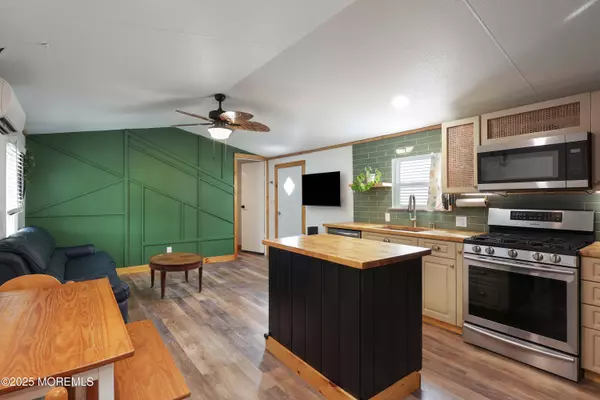 Wall, NJ 07719,1820 State Route 35 #51