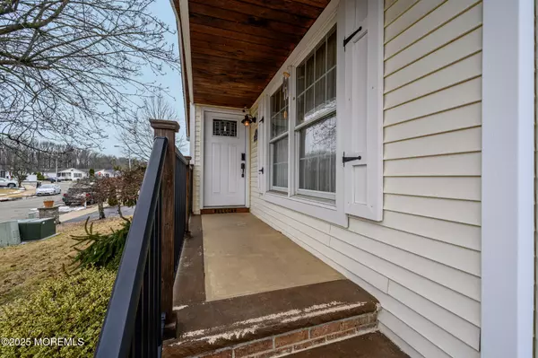 Manalapan, NJ 07726,19 Pine Tree Lane