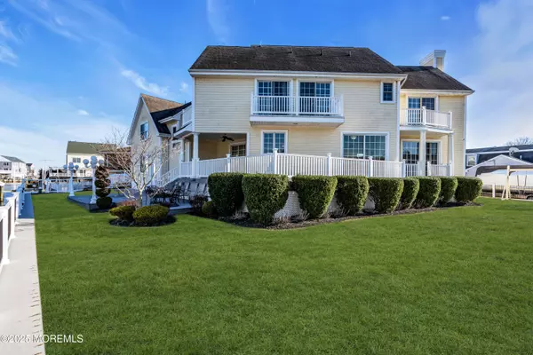 Bayville, NJ 08721,100 Magnolia Lane