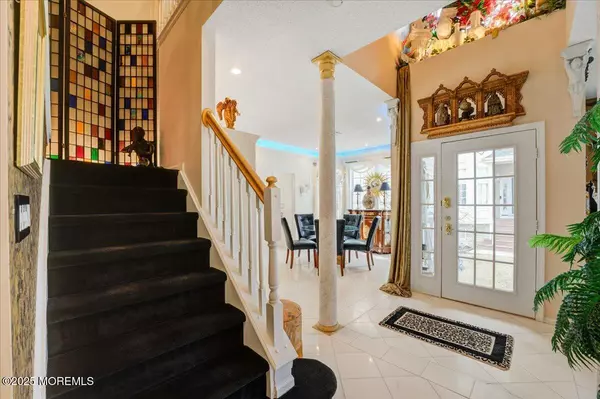 Tinton Falls, NJ 07712,81 Cheyenne Street