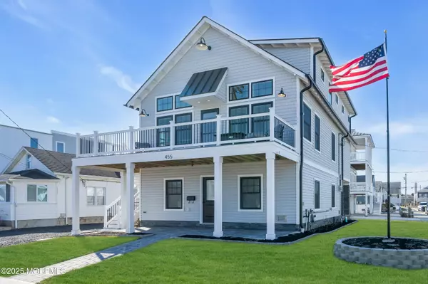 Manasquan, NJ 08736,455 E Main Street