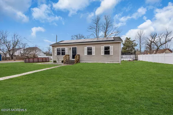Toms River, NJ 08757,82 4th Avenue