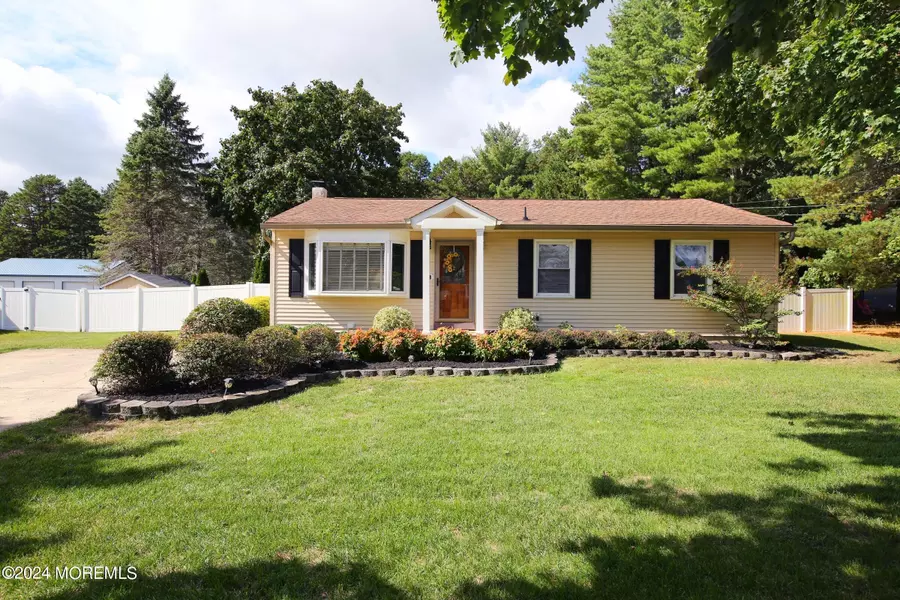 616 Ollie Burke Road, Jackson, NJ 08527