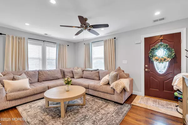 Fords, NJ 08863,20 Hamilton Avenue