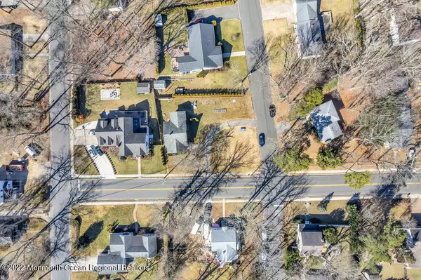 Oakhurst, NJ 07755,455 Roosevelt Avenue