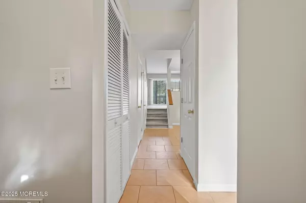 Keansburg, NJ 07734,165 Shore Boulevard #4